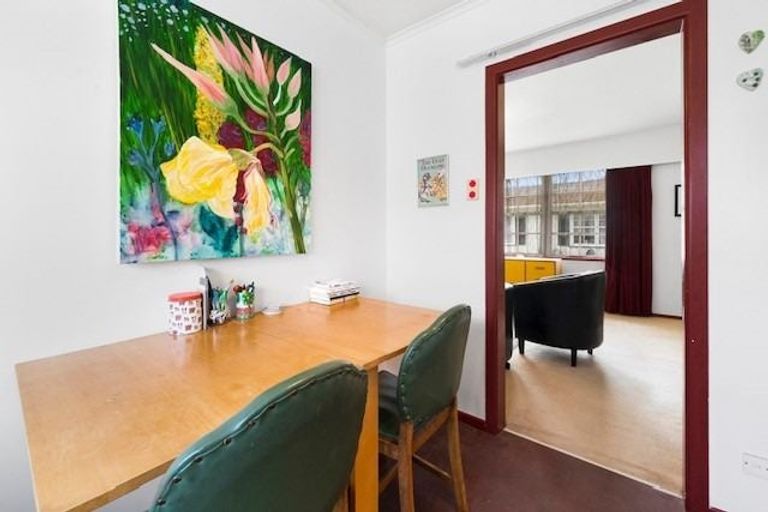 Photo of property in 1/95 Whites Line East, Waiwhetu, Lower Hutt, 5010