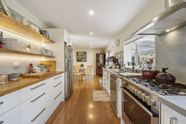 Photo of property in 41 Waimoko Glen, Swanson, Auckland, 0612