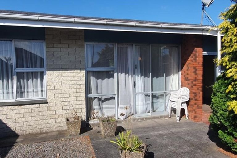 Photo of property in 9 Barrett Street, Westown, New Plymouth, 4310