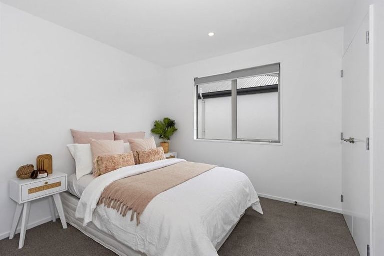 Photo of property in 2/7b Arosa Place, Parklands, Christchurch, 8083