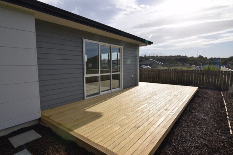 Photo of property in 3 Tapuhikura Street, Waikanae, 5036