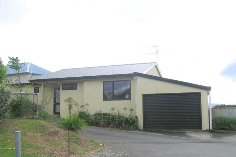 Photo of property in 2/48 Fraser Avenue, Johnsonville, Wellington, 6037