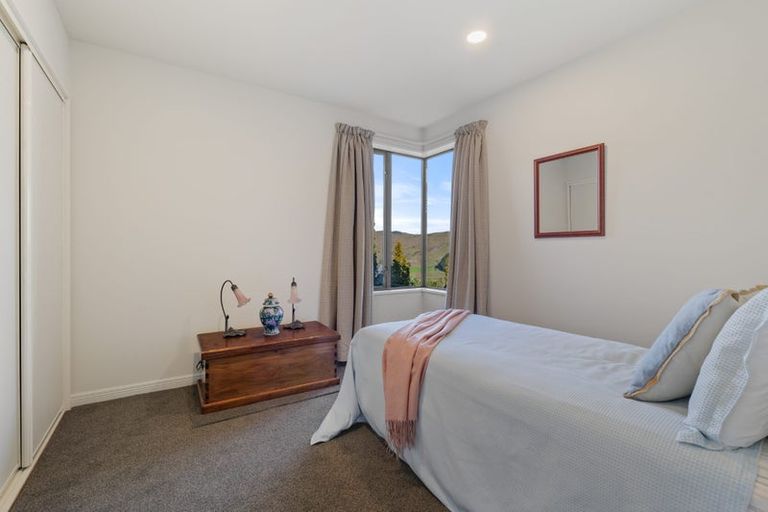 Photo of property in 41 Highcrest Heights, Westmorland, Christchurch, 8025