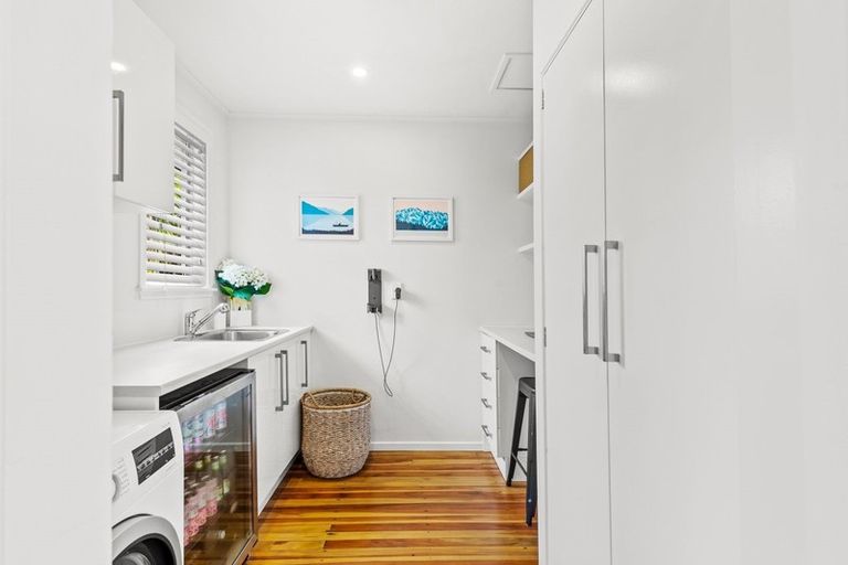 Photo of property in 1 Allington Road, Massey, Auckland, 0614