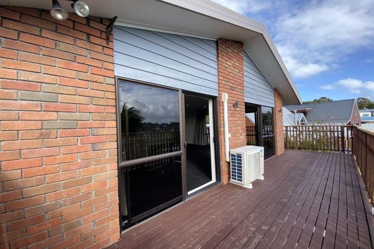 Photo of property in 40 Whangaparaoa Road, Red Beach, 0932