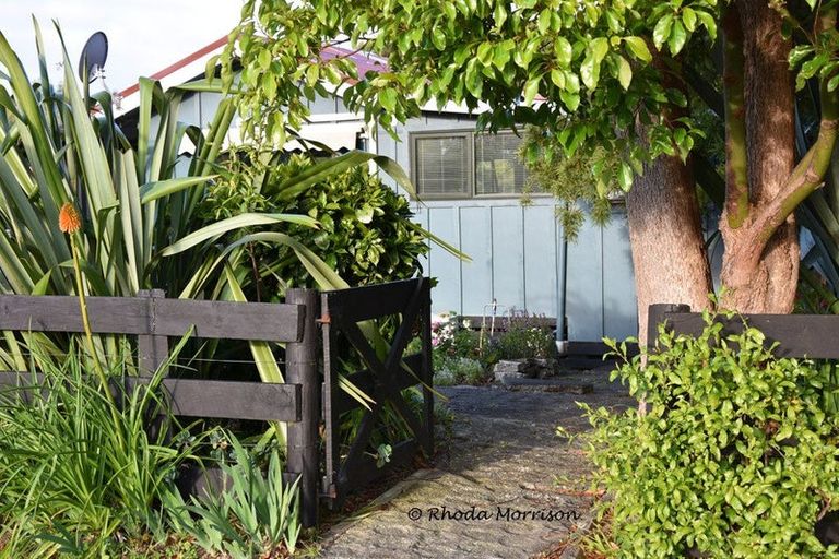 Photo of property in 43 Pahi Road, Paparoa, 0571
