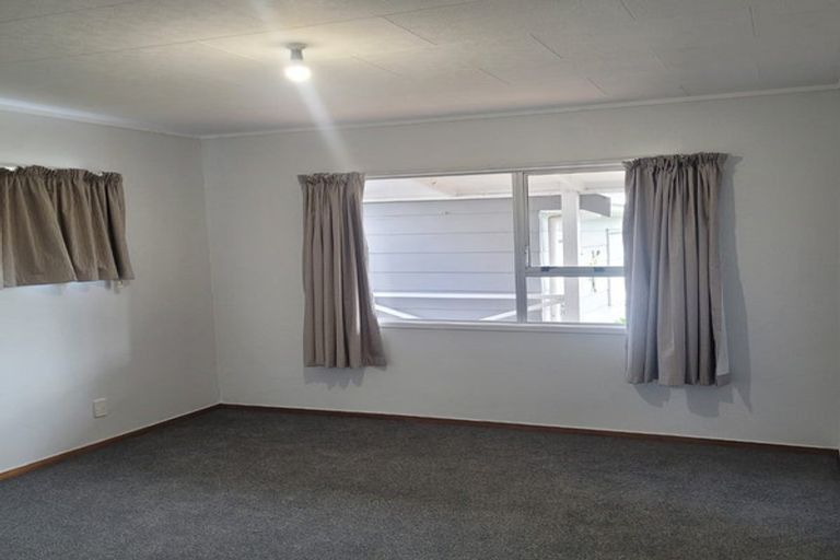 Photo of property in 1/72 Casuarina Road, Half Moon Bay, Auckland, 2012
