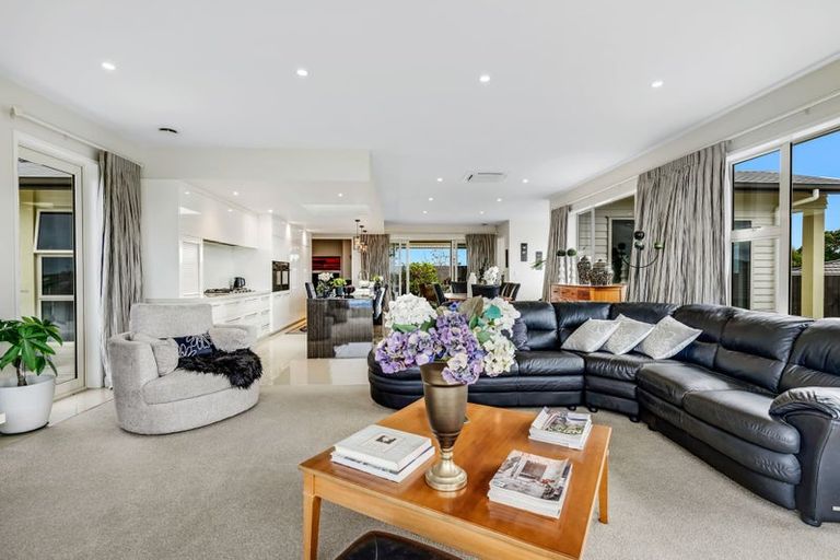 Photo of property in 28 Stace Hopper Drive, One Tree Point, 0118