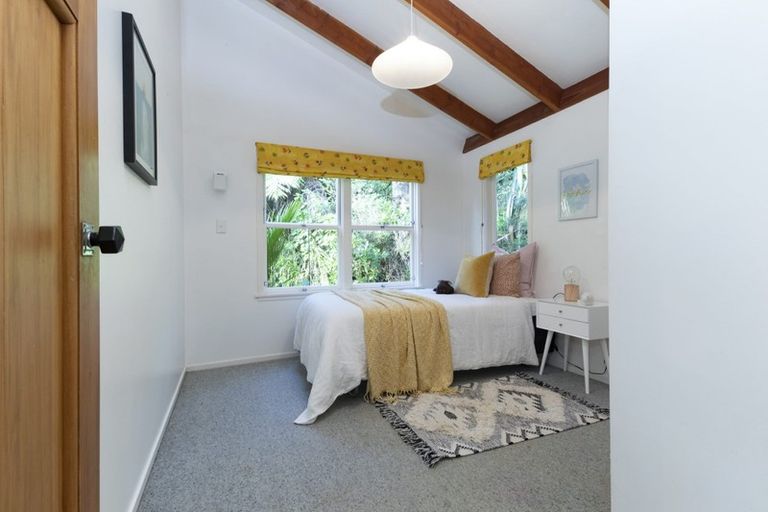 Photo of property in 79 Glenesk Road, Piha, New Lynn, 0772