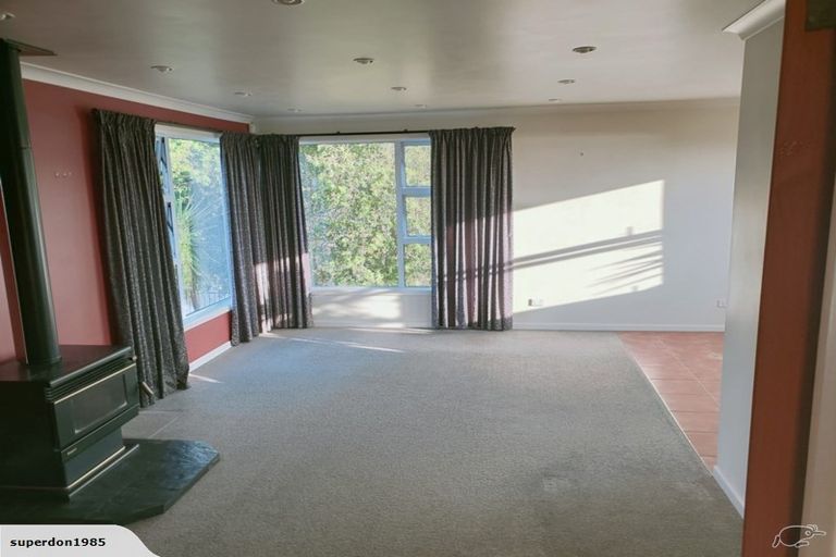 Photo of property in 49 Edgewater Drive, Pakuranga, Auckland, 2010