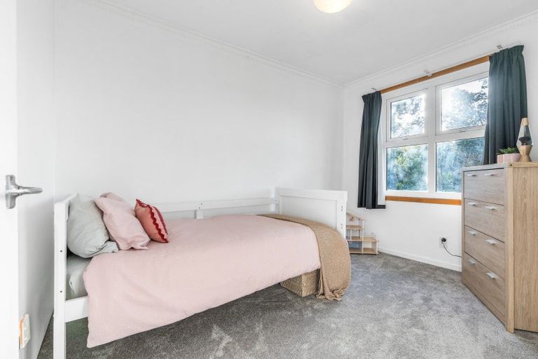 Photo of property in 269 Forest Hill Road, Waiatarua, Auckland, 0612