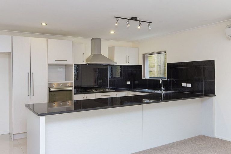 Photo of property in 44 Cape Vista Crescent, Pukekohe, 2120