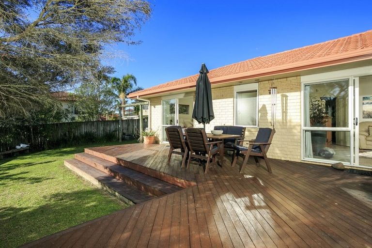 Photo of property in 53 Bluebird Crescent, Unsworth Heights, Auckland, 0632