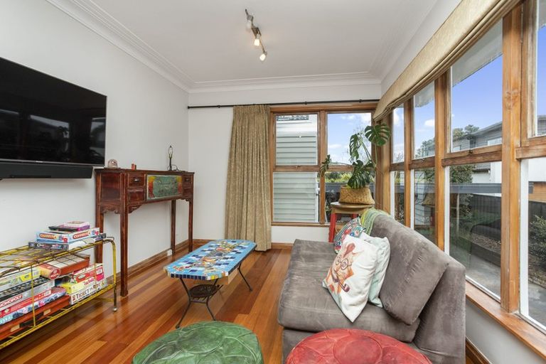 Photo of property in 8 Wellesley Road, Mangere Bridge, Auckland, 2022