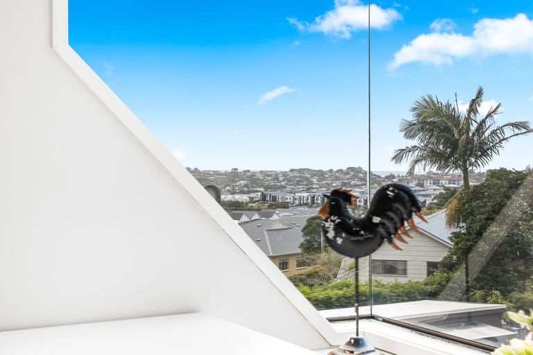 Photo of property in 36 Whangaparaoa Road, Red Beach, 0932