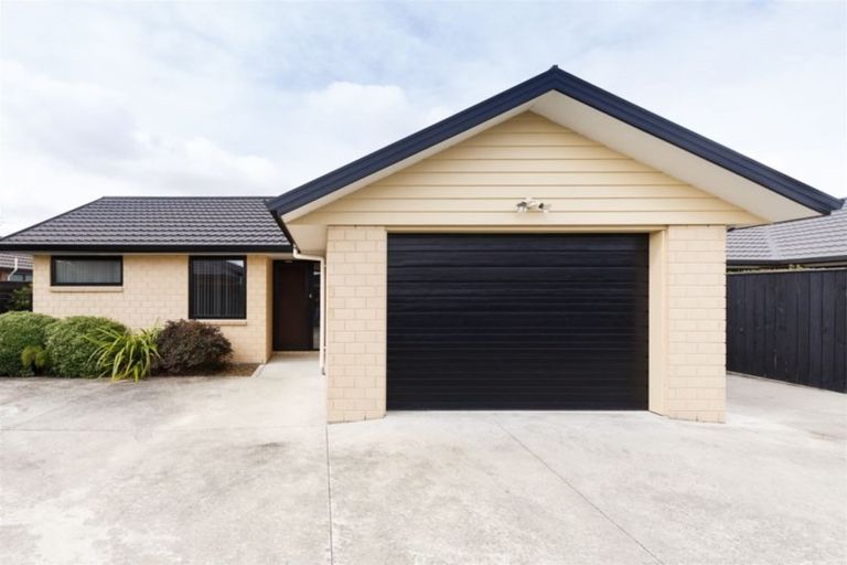 Photo of property in 85 Rosalie Terrace, Kelvin Grove, Palmerston North, 4414