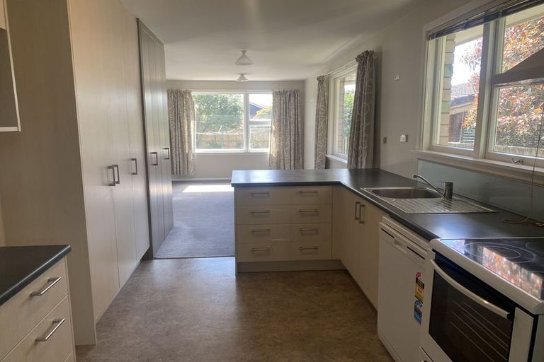 Photo of property in 5 Prestons Road, Redwood, Christchurch, 8051