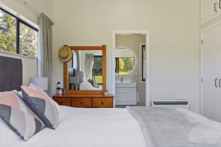 Photo of property in 2/504 Mapara Road, Acacia Bay, Taupo, 3385