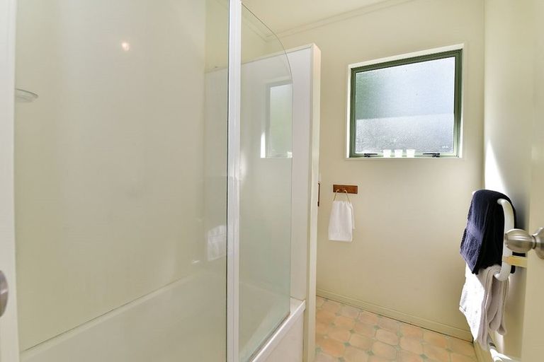 Photo of property in 12a Delshaw Avenue, Stanmore Bay, Whangaparaoa, 0932