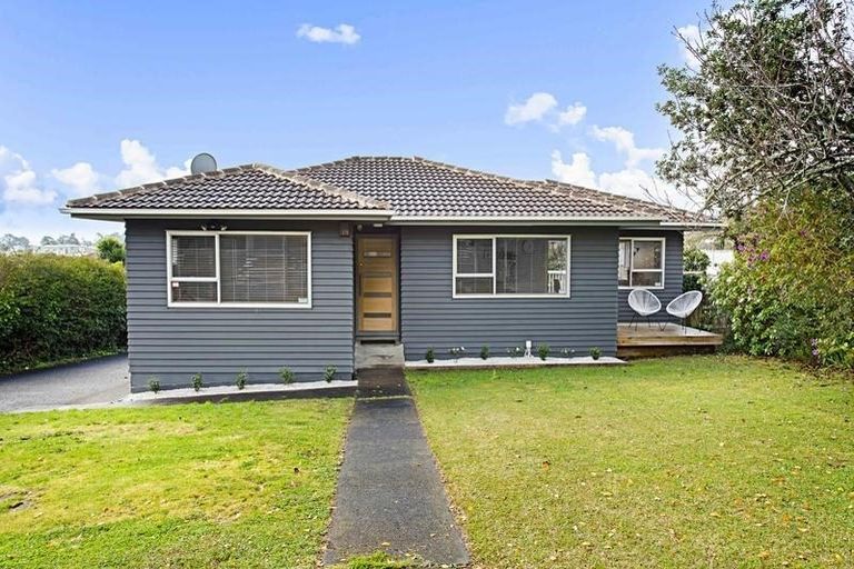 Photo of property in 1 Brunner Road, Glen Eden, Auckland, 0602