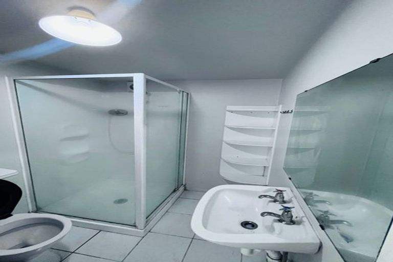 Photo of property in 58 Powrie Street, Glenfield, Auckland, 0629