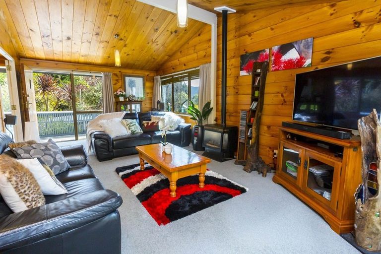 Photo of property in 7 Goodwin Place, Pinehaven, Upper Hutt, 5019