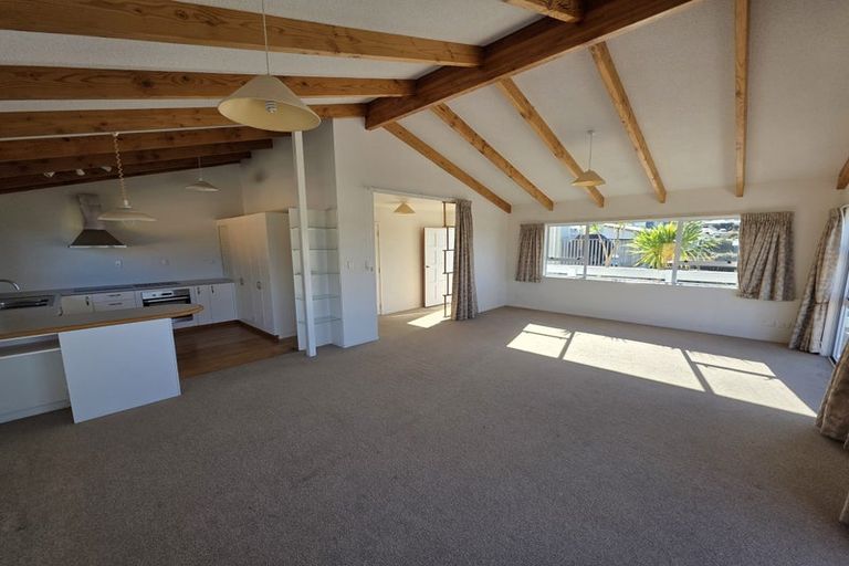 Photo of property in 16 Arohia Place, Snells Beach, 0920