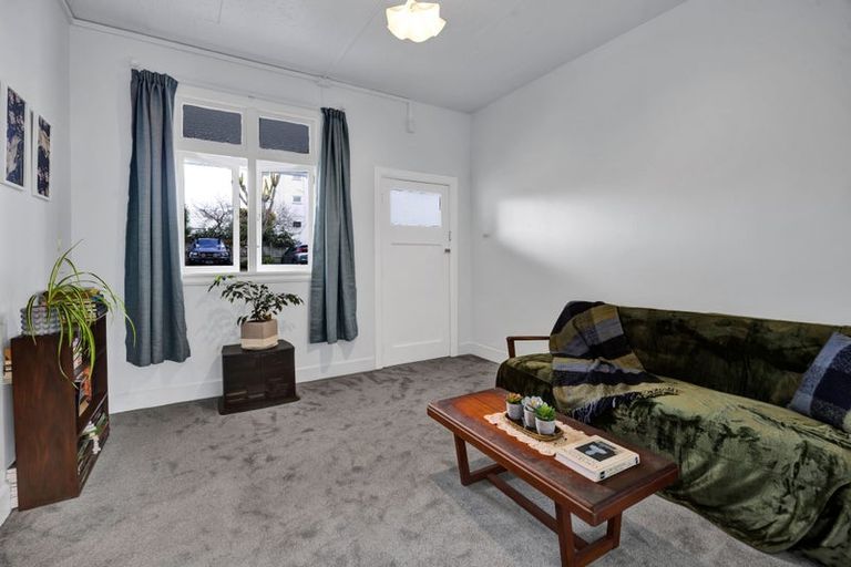 Photo of property in Devonport Apartments, 26/127 Saint Aubyn Street, New Plymouth, 4310