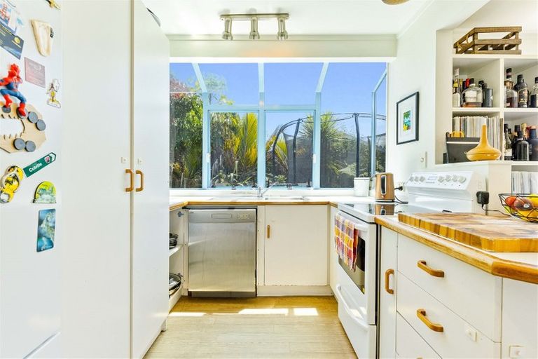 Photo of property in 2/111 Taikata Road, Te Atatu Peninsula, Auckland, 0610