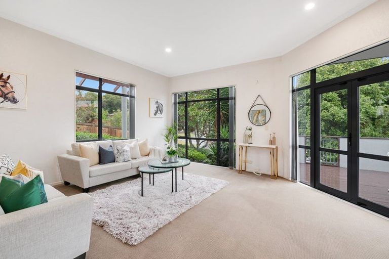 Photo of property in 17 Jacanas Place, Unsworth Heights, Auckland, 0632