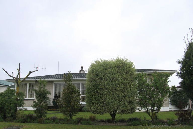 Photo of property in 220 Sunnybank Crescent, Camberley, Hastings, 4120