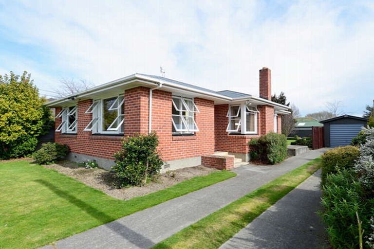 Photo of property in 21 Larch Place, Casebrook, Christchurch, 8051