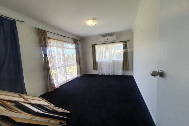 Photo of property in 18 Belleaire Court, West Harbour, Auckland, 0618