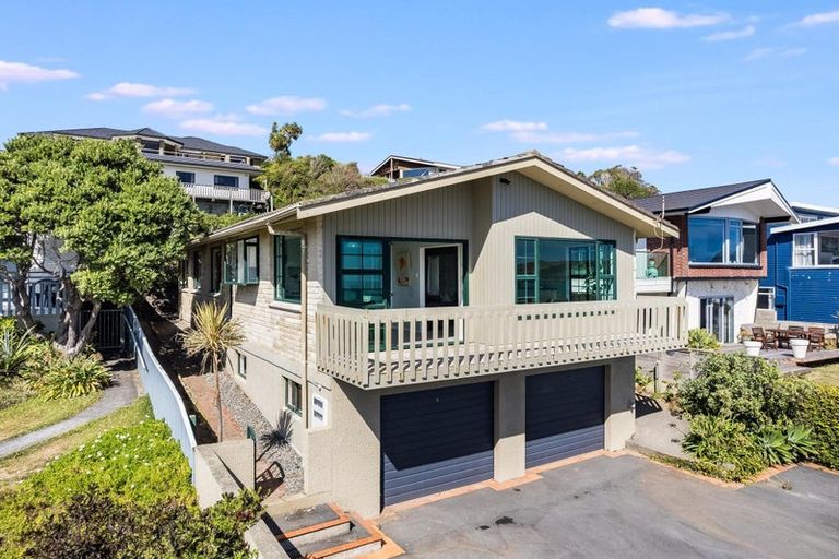 Photo of property in 22 Sunset Parade, Plimmerton, Porirua, 5026