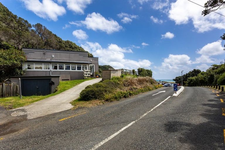 Photo of property in 60 Beach Valley Road, Piha, New Lynn, 0772