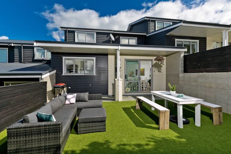 Photo of property in 11 Boardwalk Rise, Long Bay, Auckland, 0630