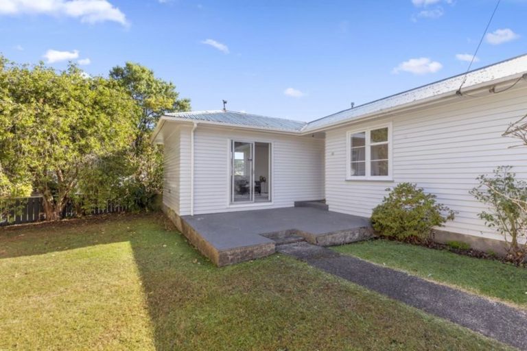 Photo of property in 22 Richard Grove, Stokes Valley, Lower Hutt, 5019