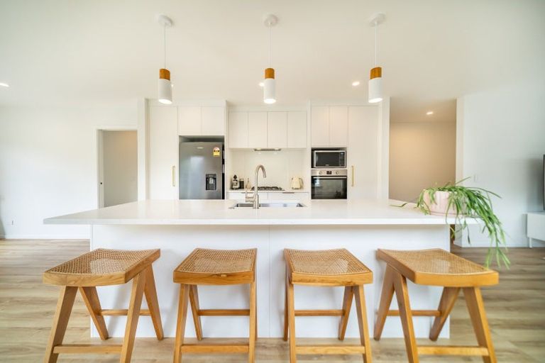 Photo of property in 23 Thornbury Lane, Timberlea, Upper Hutt, 5018