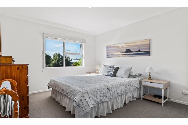 Photo of property in 11 Seabreeze Road, Mangawhai Heads, Mangawhai, 0505