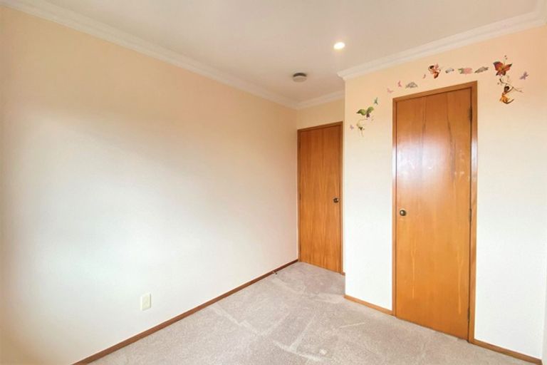 Photo of property in 12 Bragato Place, Chatswood, Auckland, 0626