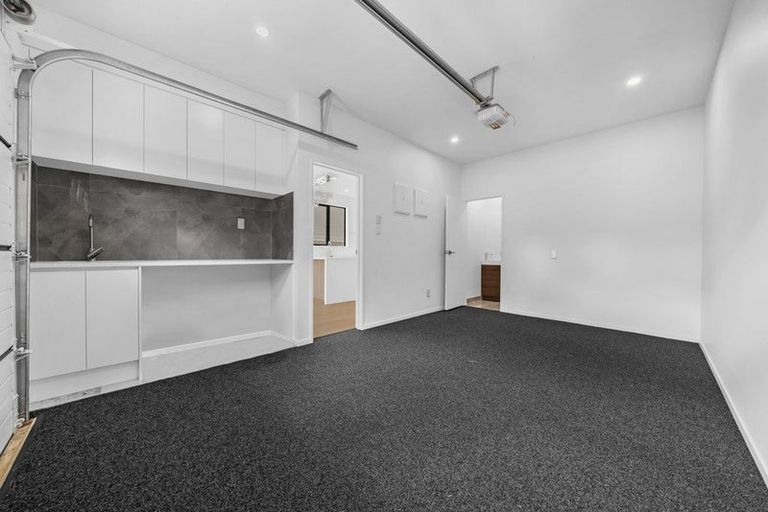 Photo of property in 20a Lendic Avenue, Henderson, Auckland, 0612