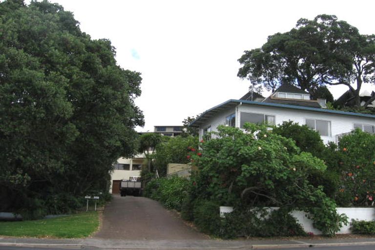 Photo of property in 1/3 Inga Road, Milford, Auckland, 0620