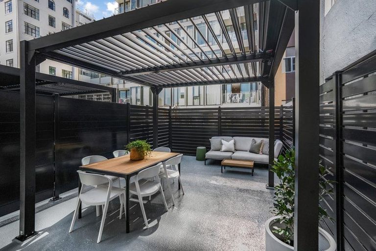 Photo of property in 1/11 Courtenay Place, Te Aro, Wellington, 6011