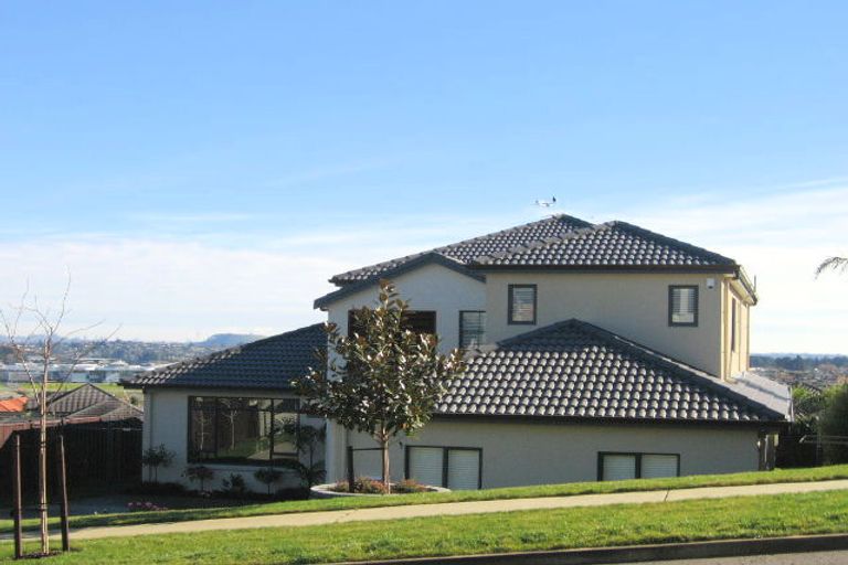 Photo of property in 4 Armstrong Farm Drive, East Tamaki Heights, Auckland, 2016