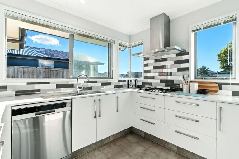 Photo of property in 196 The Boulevard, Papamoa Beach, Papamoa, 3118