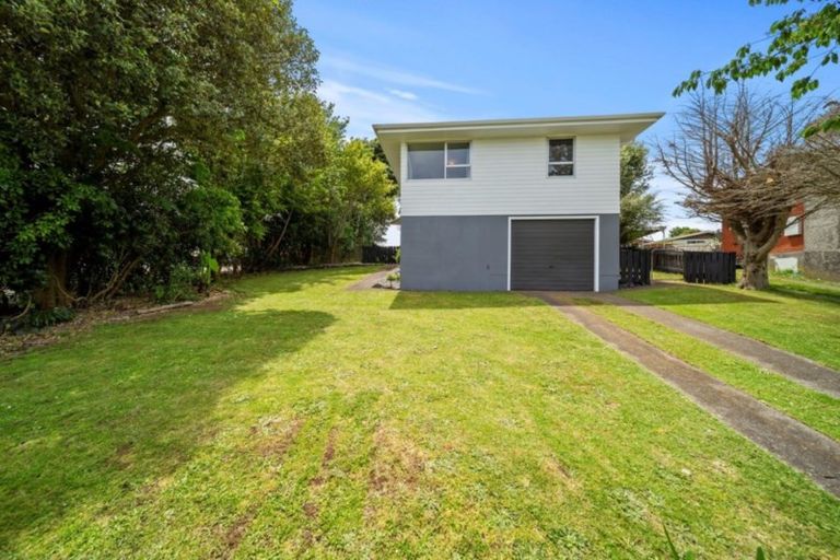 Photo of property in 16 Oleander Place, Bell Block, New Plymouth, 4312