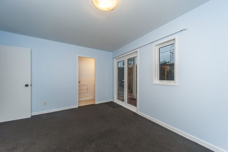 Photo of property in 10 Lawson Place, Mount Victoria, Wellington, 6011