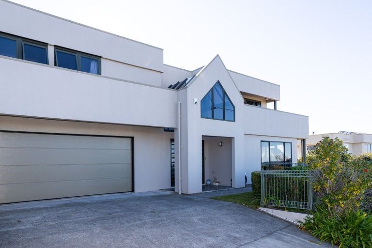 Photo of property in 84 Churchill Drive, Taradale, Napier, 4112