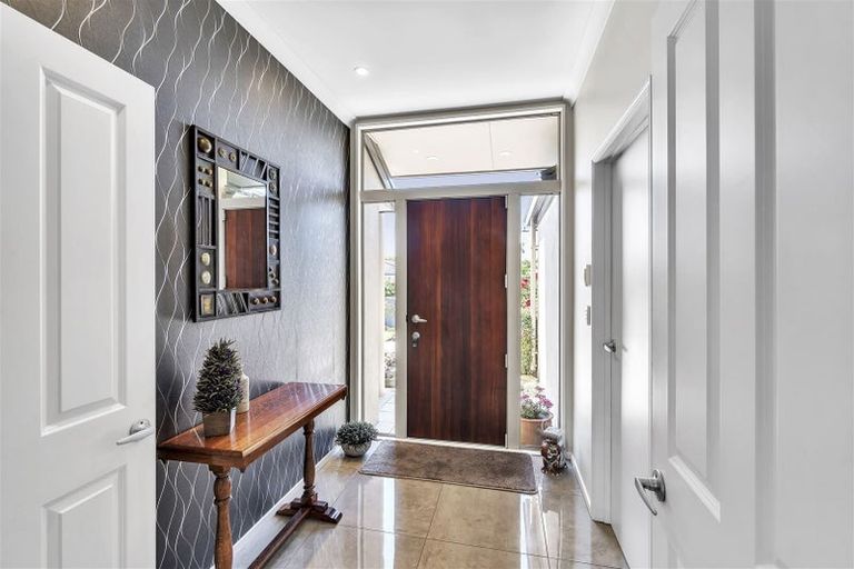 Photo of property in 8 Dunvegan Place, Harewood, Christchurch, 8051