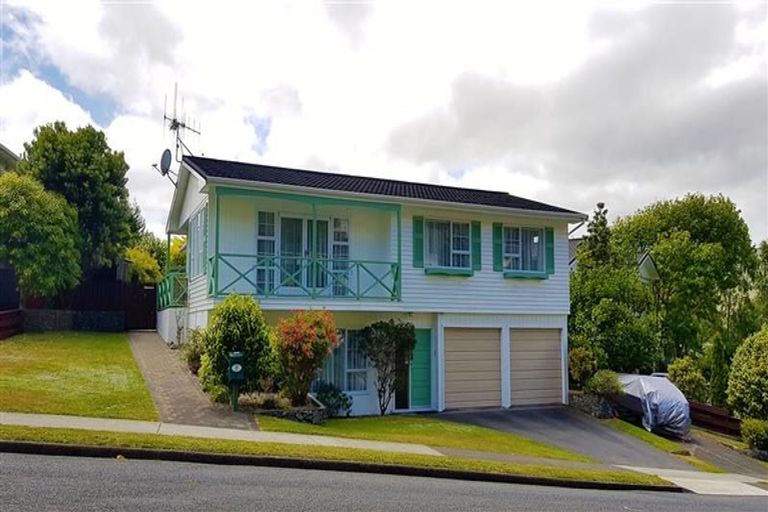 Photo of property in 22 Oriel Avenue, Tawa, Wellington, 5028
